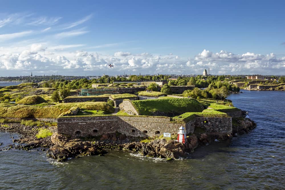Заложенная в 1748 году морская крепость Суоменлинна является одной из популярнейших достопримечательностей Финляндии.