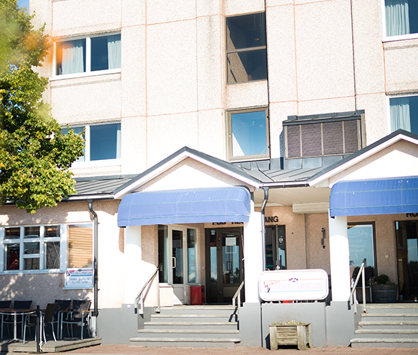 Fasaden av Hotell Adlon på Åland